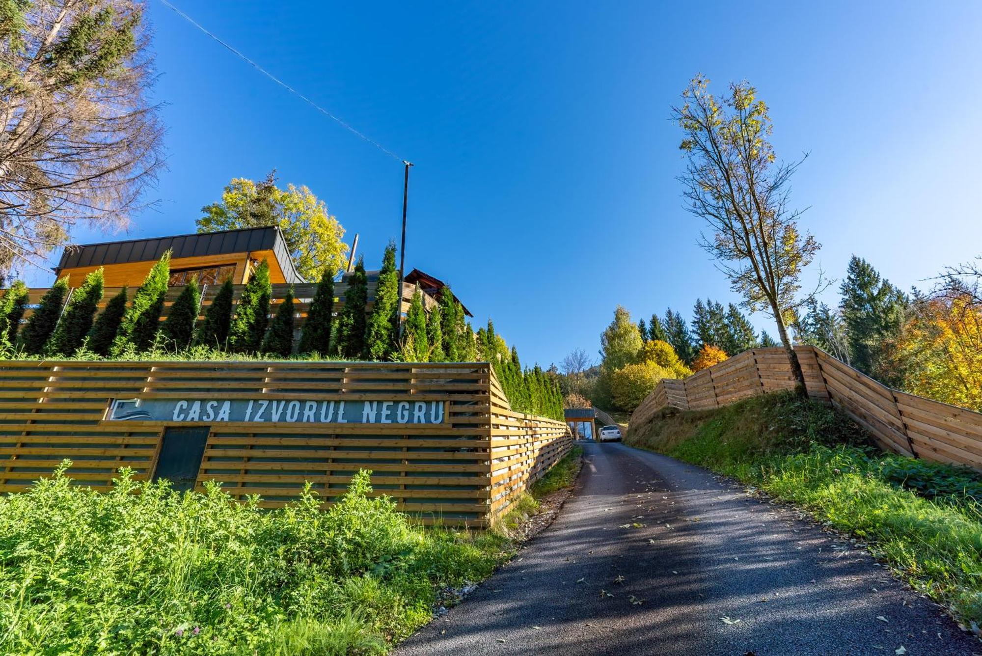 Casa Izvorul Negru Moisei Bed & Breakfast Exterior photo